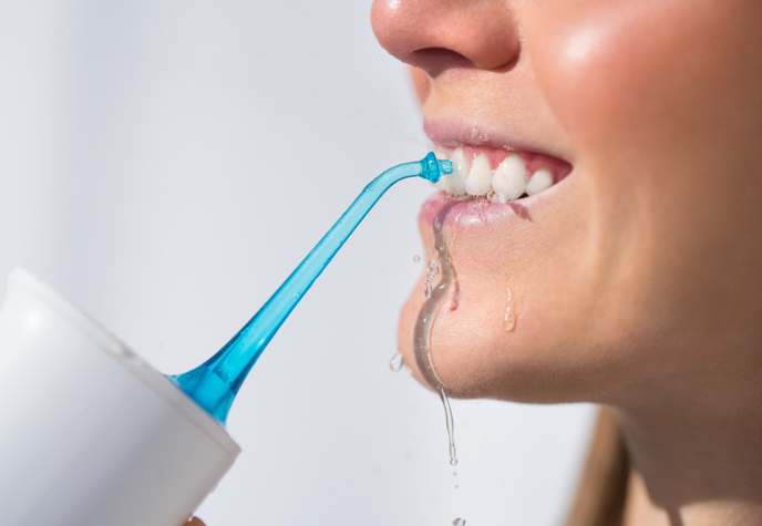 Irrigador dental: ¿Qué es y para qué se utiliza?