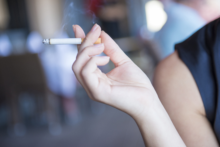 Fumar con ortodoncia: ¿Es posible?